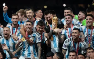 El campeón salta a la cancha: Argentina debuta ante el reto de darle a Conmebol su primera victoria en el Mundial